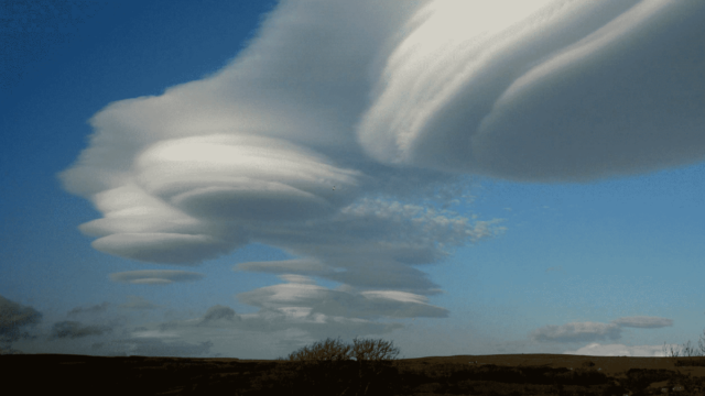 Altocumulus standing lenticular